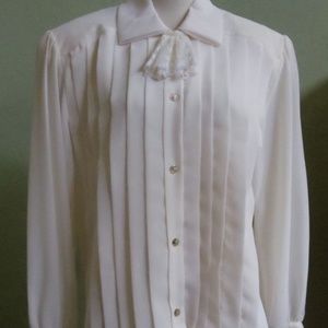 Vintage 80's Chaus Cream Semi-Sheer Long Sleeved B